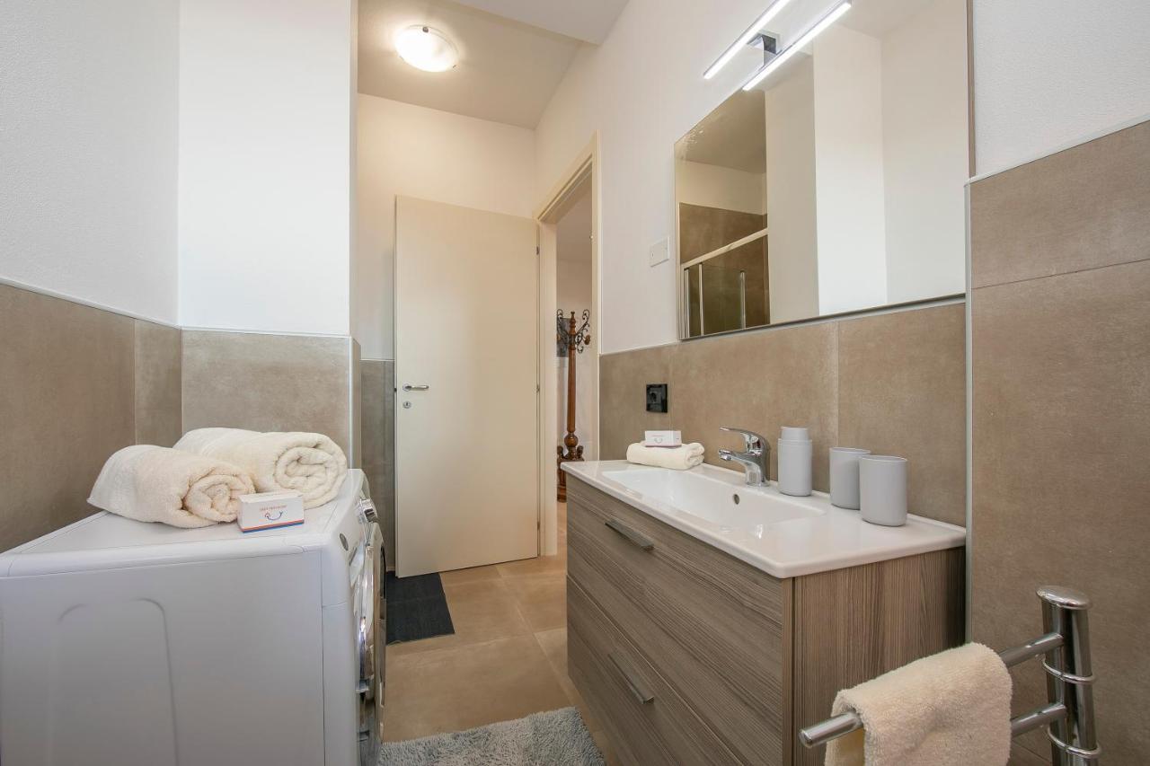 Villa Teresa Apt Lake Garda View - Happy Rentals Сойано-дель-Лаго Экстерьер фото